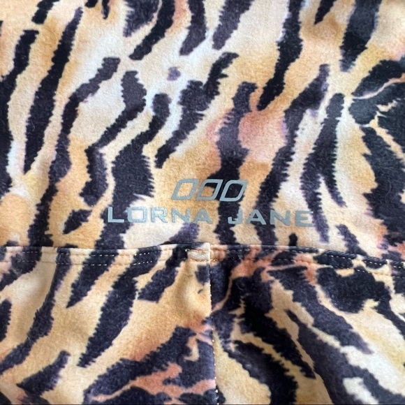 🦊RARE Lorna Jane Tiger Print 7/8 Legging (S/M)​​​ - Picture 6 of 9